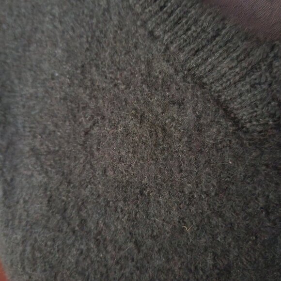 Abercrombie & Fitch Sm Medium Wool Sweater V-Neck Forest Green - Picture 3 of 6